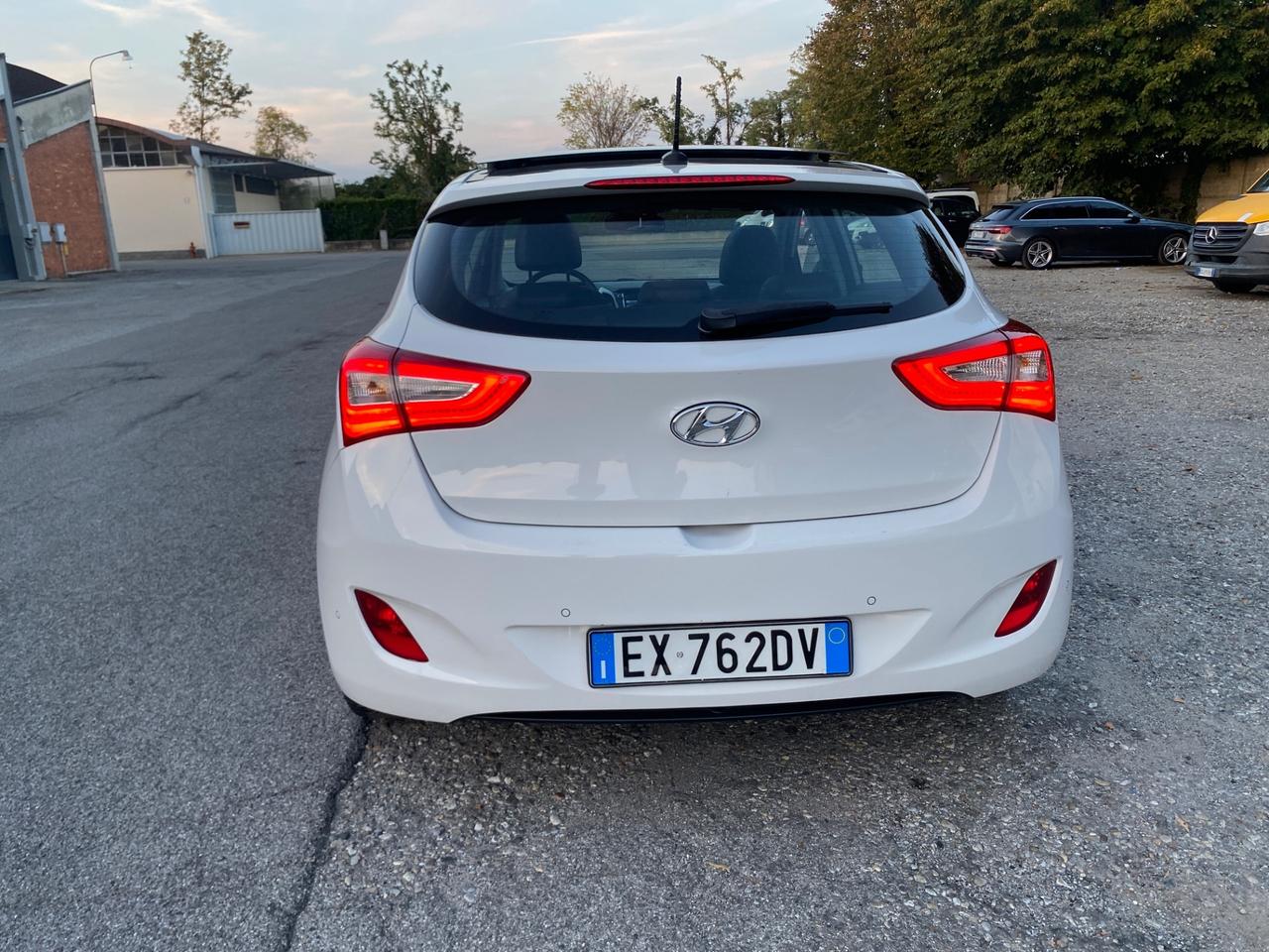 Hyundai i30 1.6 CRDi 128 CV 5p. Style+ A/T