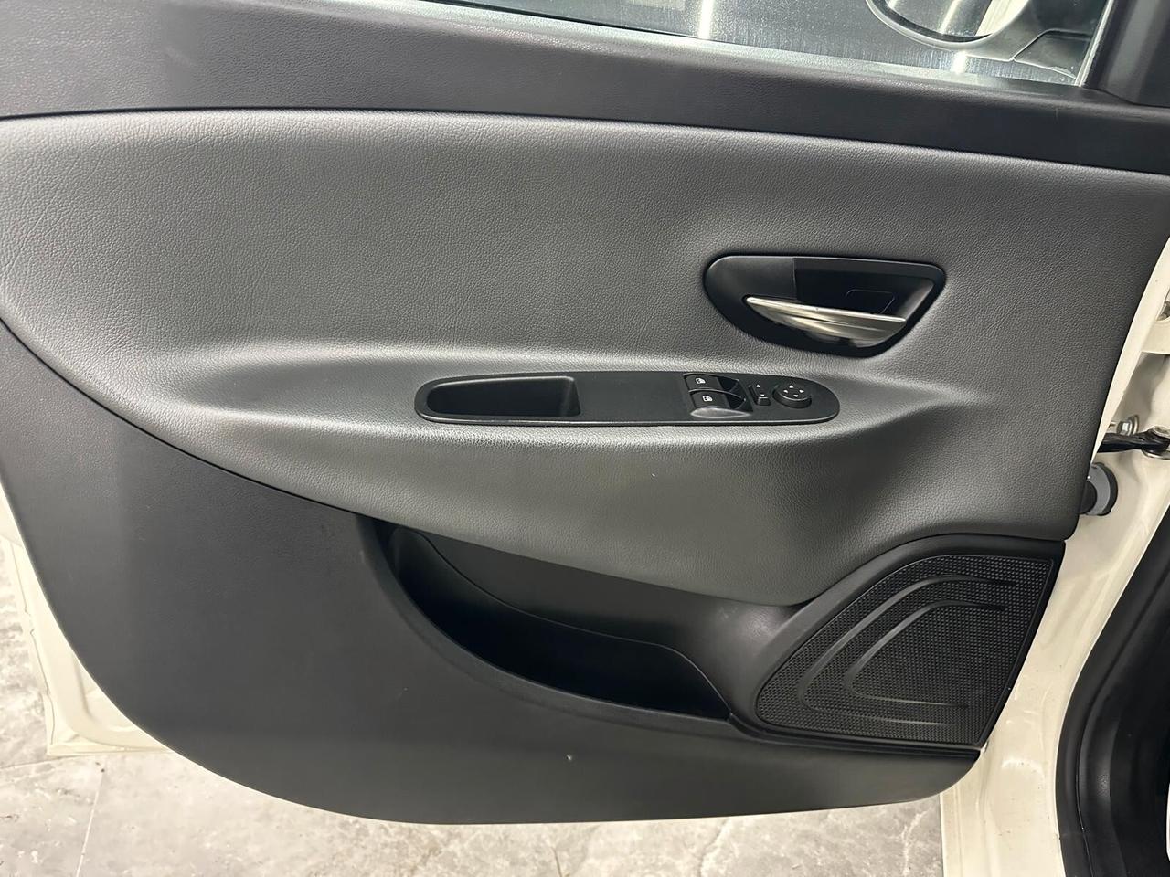 Lancia Ypsilon III 2011 1.2 8v Platinum