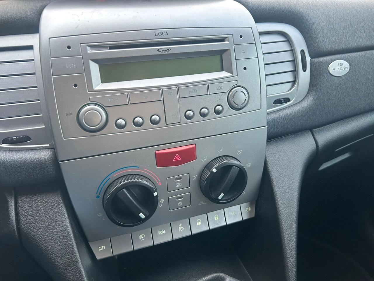 Lancia Ypsilon 1.2B X NEOPATENTATI 2011