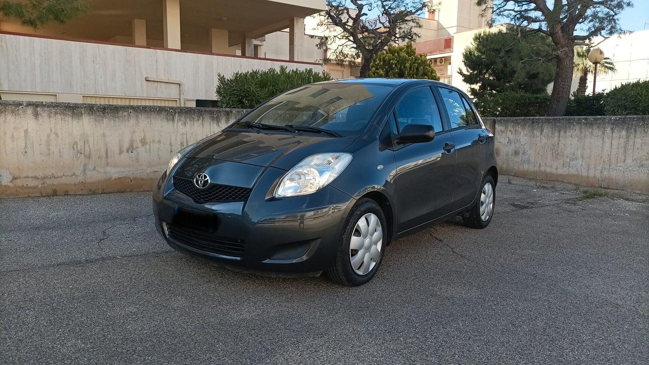 Toyota Yaris 1.4 D-4D DPF 5 porte Sol