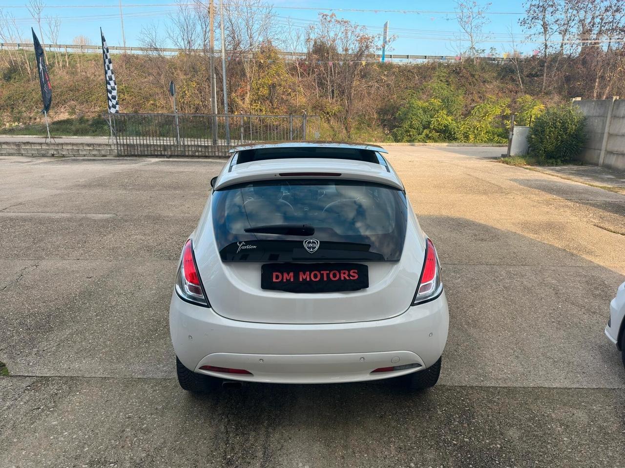 Lancia Ypsilon 1.2 69 CV 5 porte Platinum