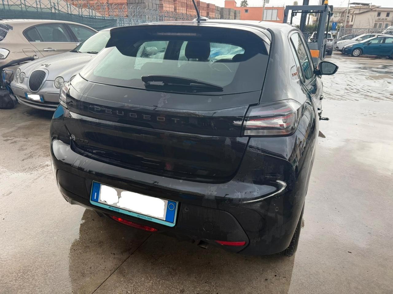 Peugeot 208 1,2 sinistrato - 2025