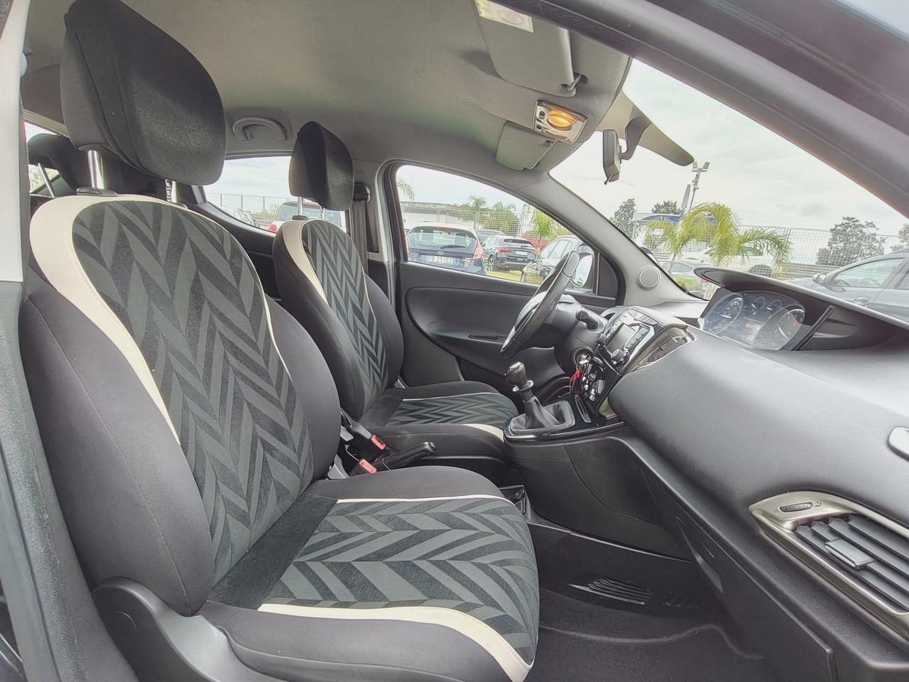 Lancia Ypsilon 1.2 69 CV 5 porte Gold - 2016