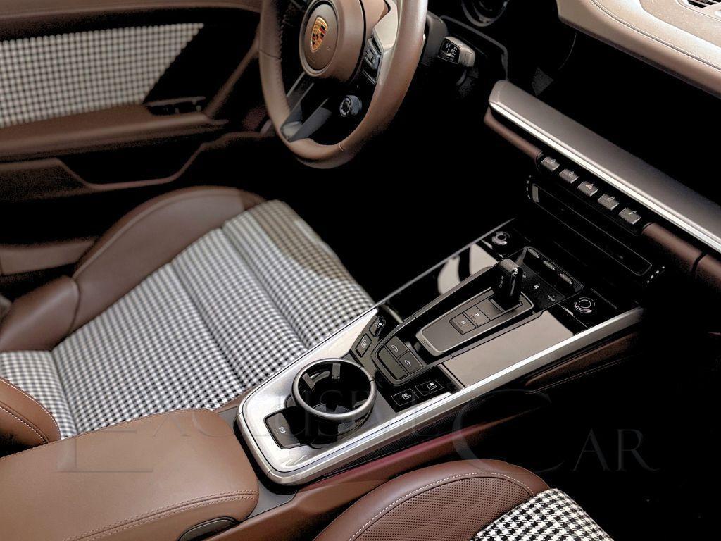 PORSCHE - 992 TARGA ARES DESIGN