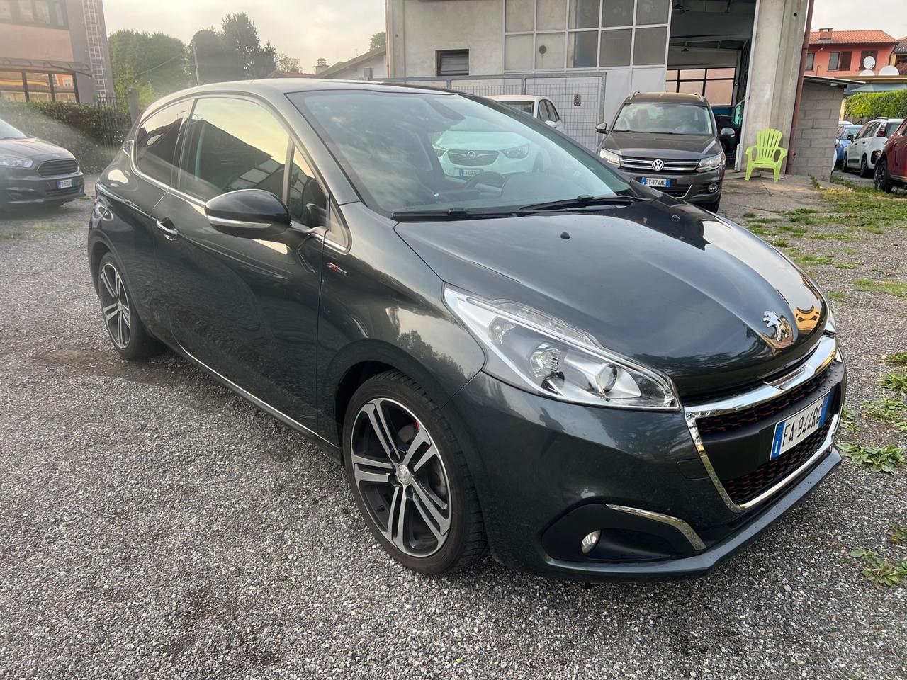 Peugeot 208 BlueHDi 120 S&S 3 porte GT Line