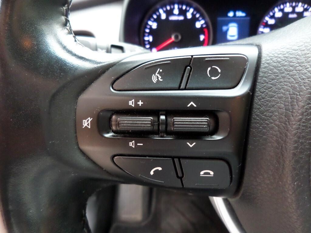 KIA STONIC 1.4 MPI ECOGPL STYLE - Navi-CarPlay-Park-Camera-Cerchi 17"