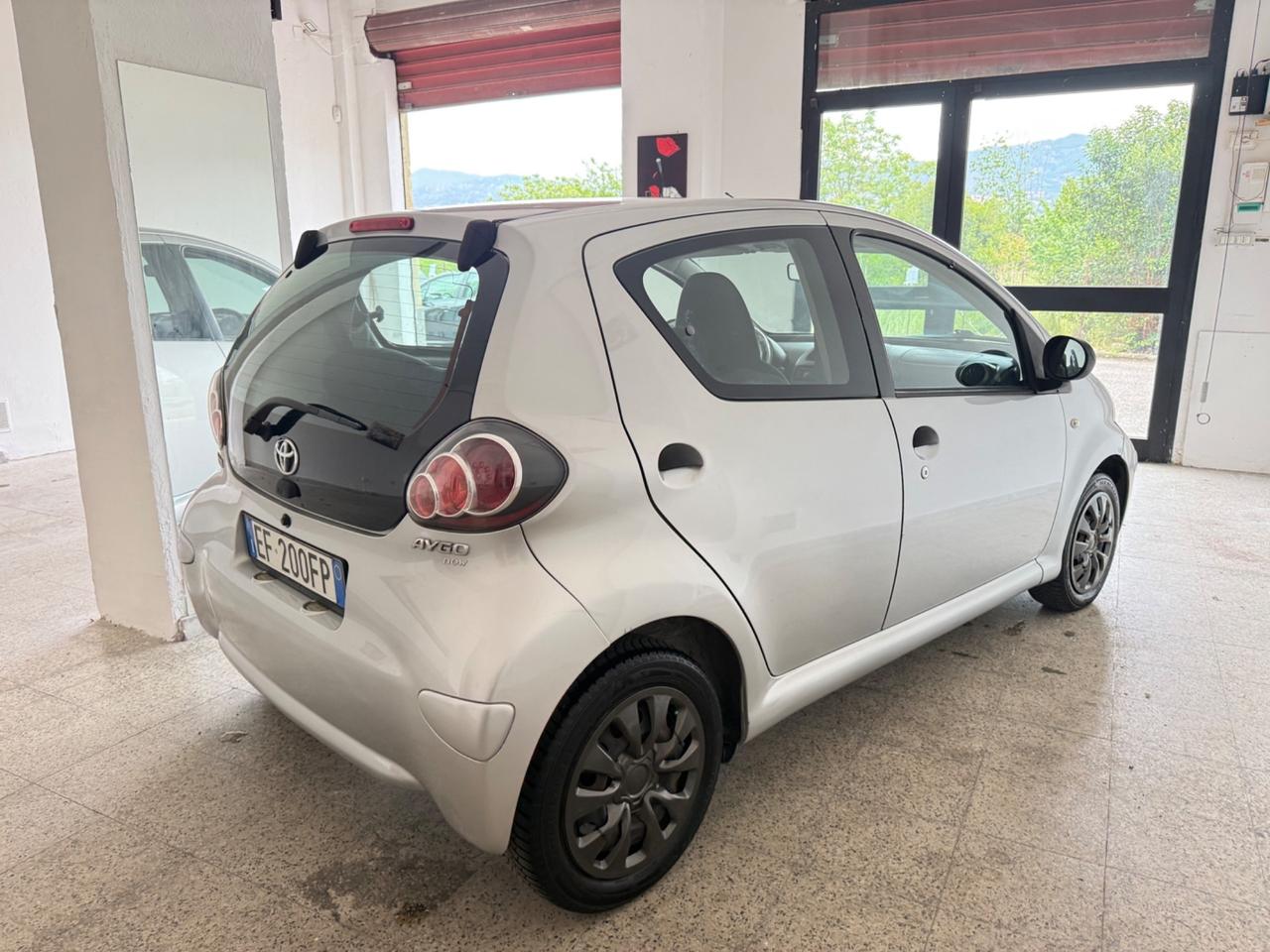 Toyota Aygo 1.0 12V VVT-i 5 porte Now