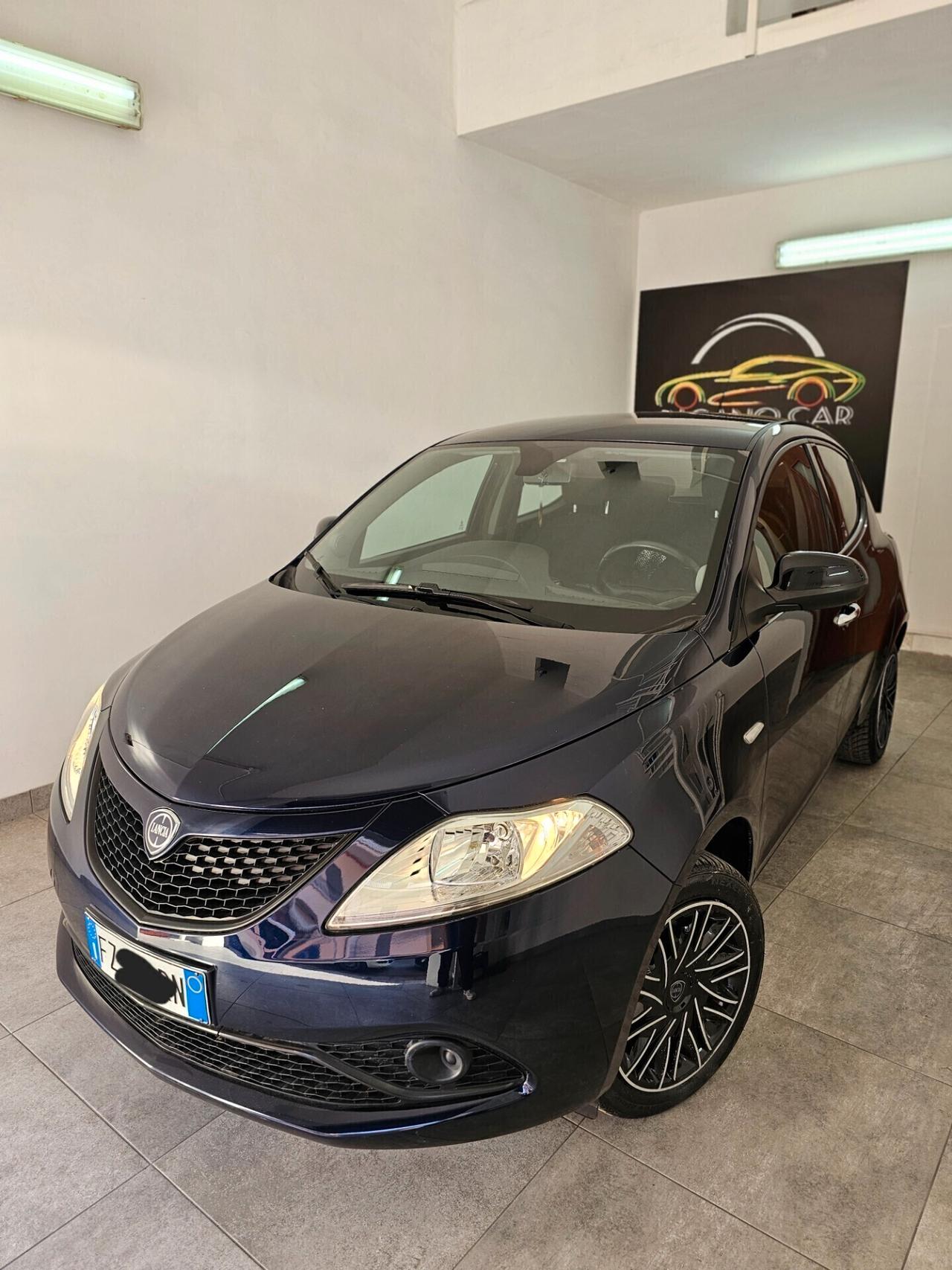 Lancia Ypsilon 1.2 69 CV 5 porte S&S Gold