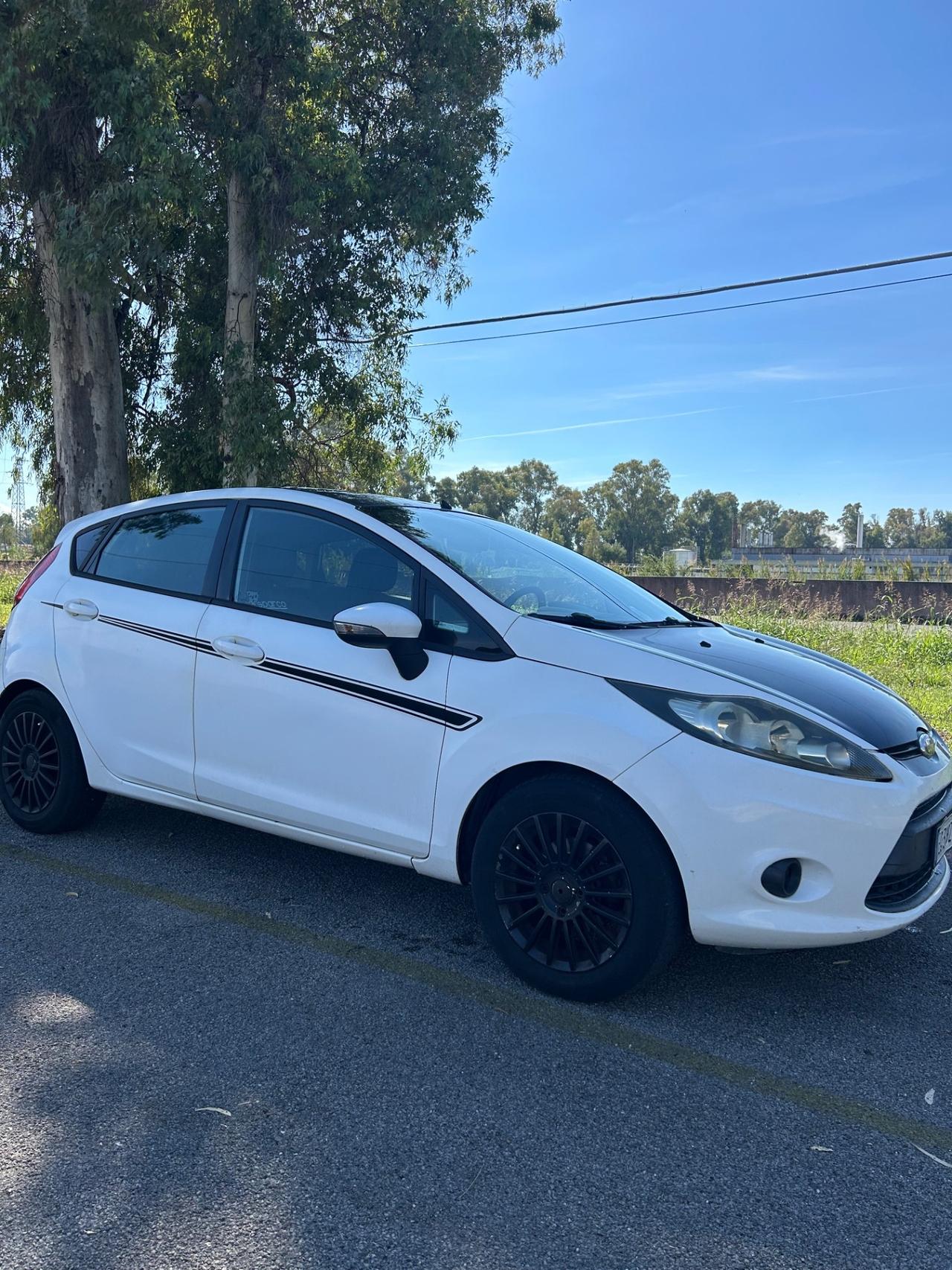 Ford Fiesta 1.4 16V 3p. Bz.- GPL Titanium Bs.
