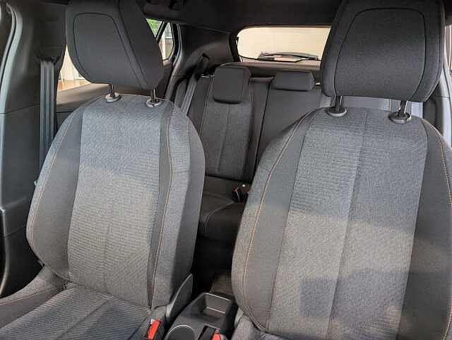 Peugeot 2008 Hybrid 136 e-DCS6 Style