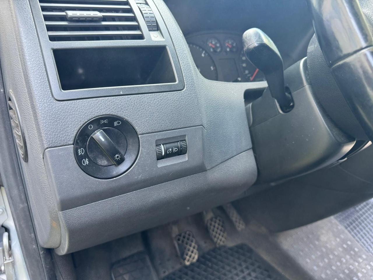 Volkswagen Transporter 2.5 TDI/130CV 9POSTI