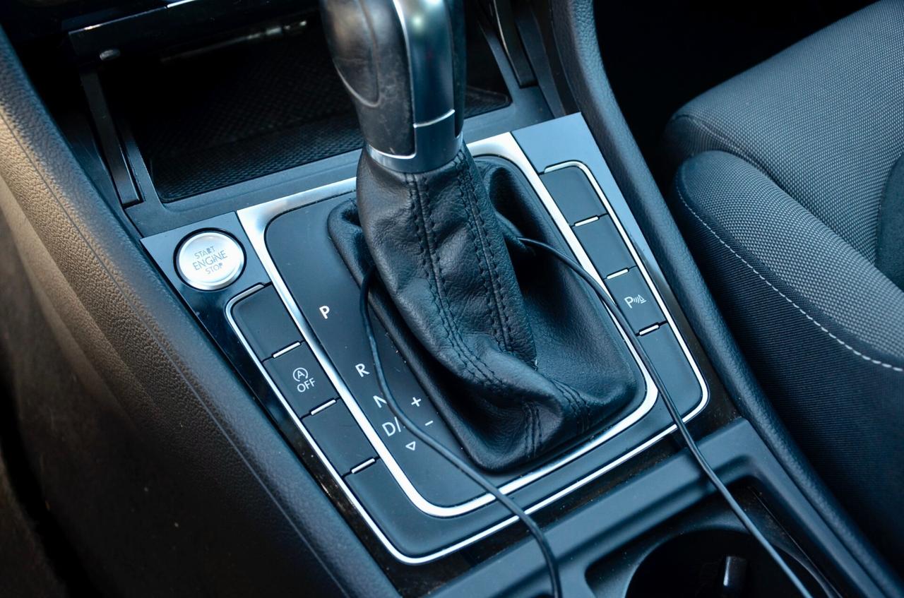 VOLKSWAGEN GOLF 1.5 TGI EXECUTIVE 131cv DSG, UFF ITALIANA, SERVICE CON FATTURE, EURO 6D, FARI FULL LED, NAVI, PERMUTE