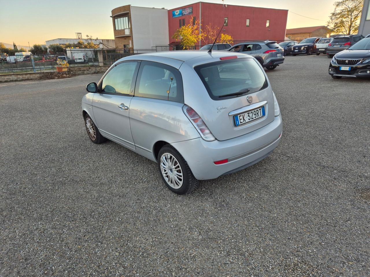 Lancia Ypsilon 1.2 69 CV Unyca