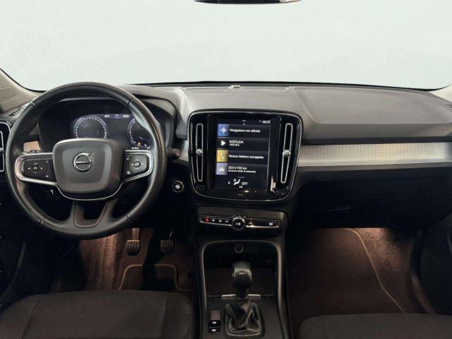 VOLVO XC40 D3 MOMENTUM MANUALE
