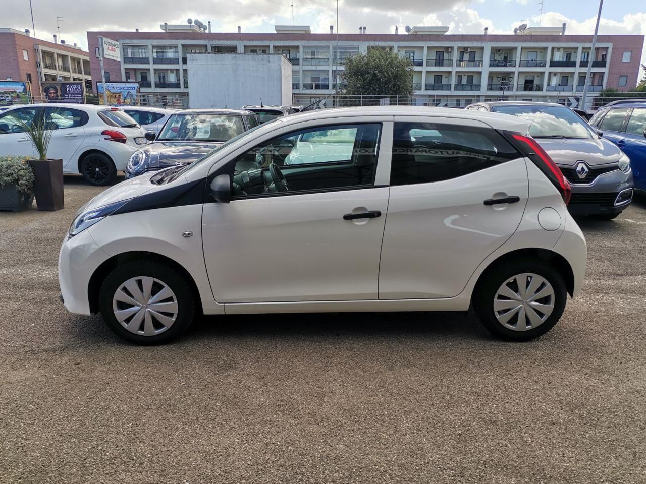 Toyota Aygo Connect 1.0 VVT-i 72CV 5 porte