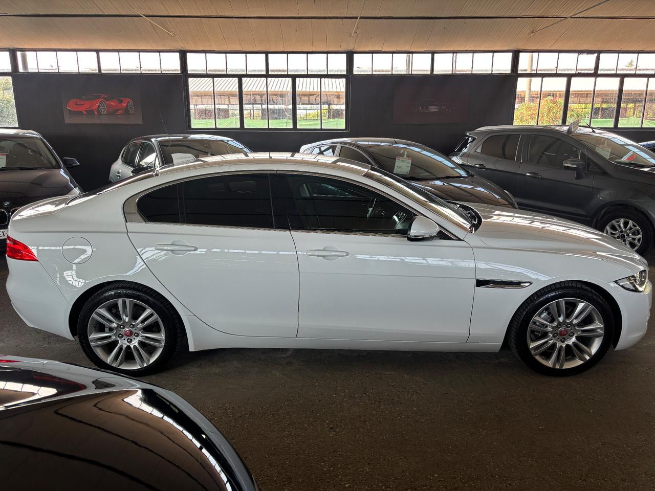 Jaguar XE 2.0 D Turbo 180CV aut. Prestige Business Edition