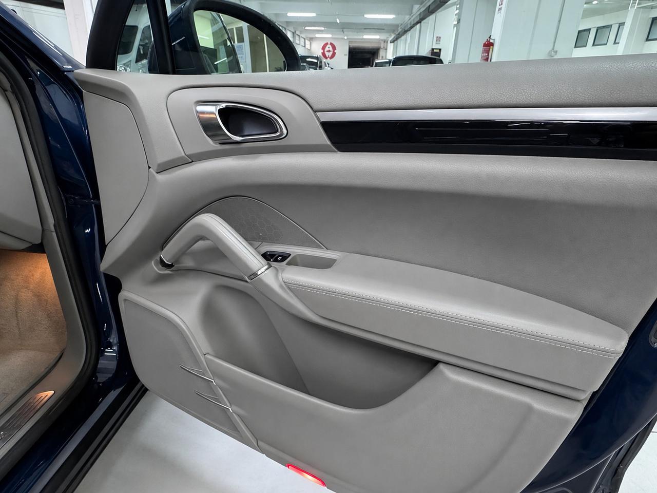 Porsche Cayenne 3.0 V6 tdi 245cv tiptronic