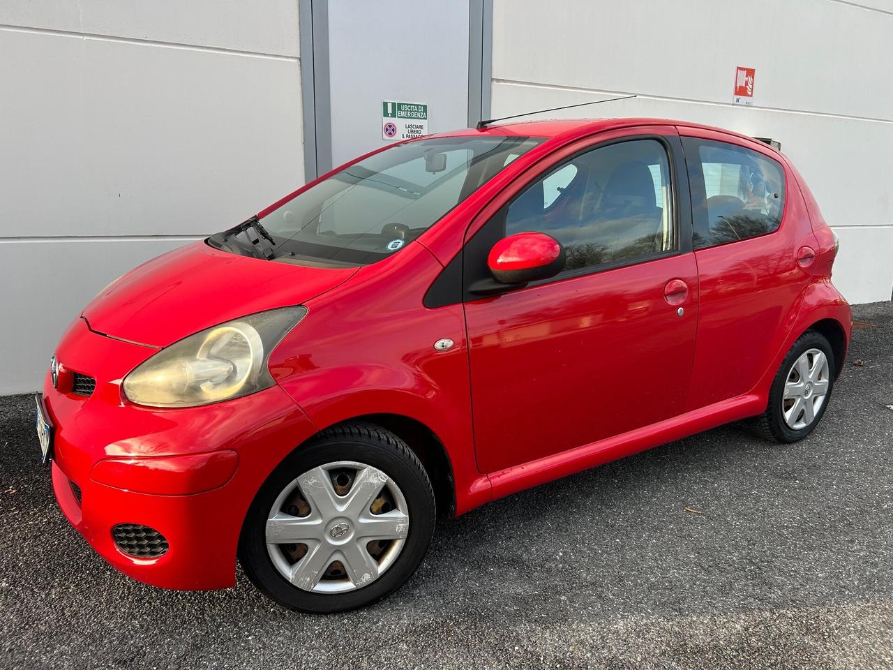 Toyota Aygo 1.0 12V VVT-i 5 porte Sol Connect automatica