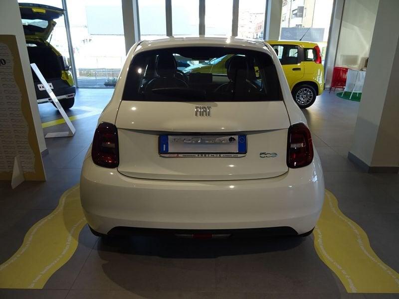 FIAT 500 500e Berlina 42 kWh