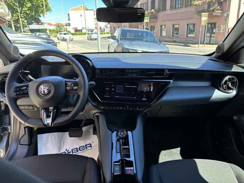 Alfa Romeo Junior 1.2 ibrida 145 cv edct6 FULL LED-APP CONNECT-17"