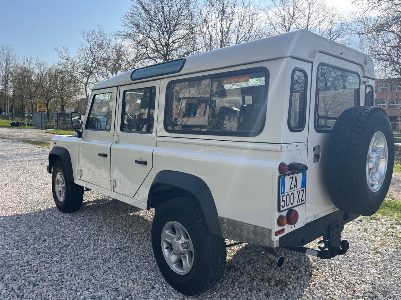Land Rover Defender 110 2.4 TD4 Hard Top SE