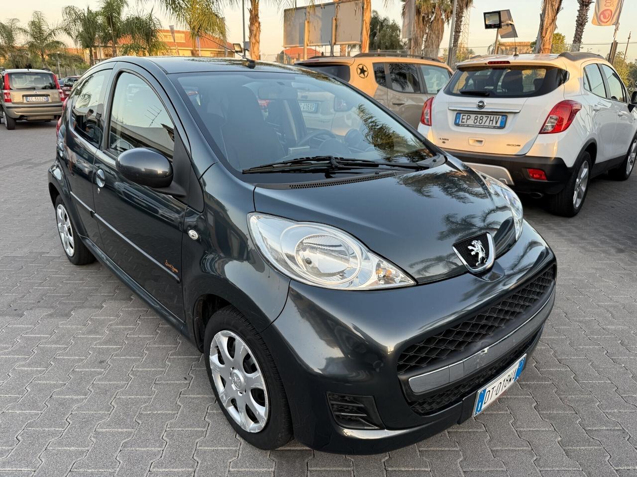 Peugeot 107 1.0 68CV 5p. Sweet Years - 2010