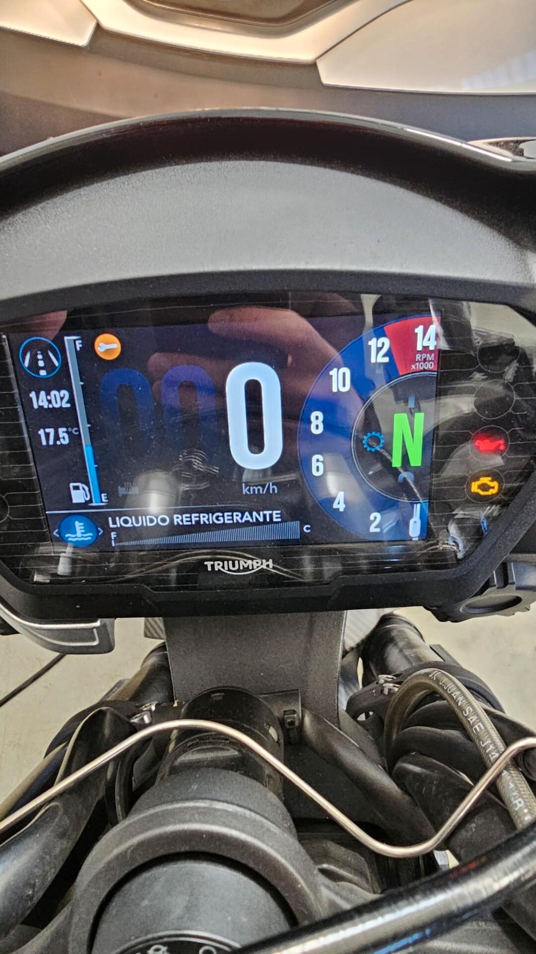 Triumph street triple R 765