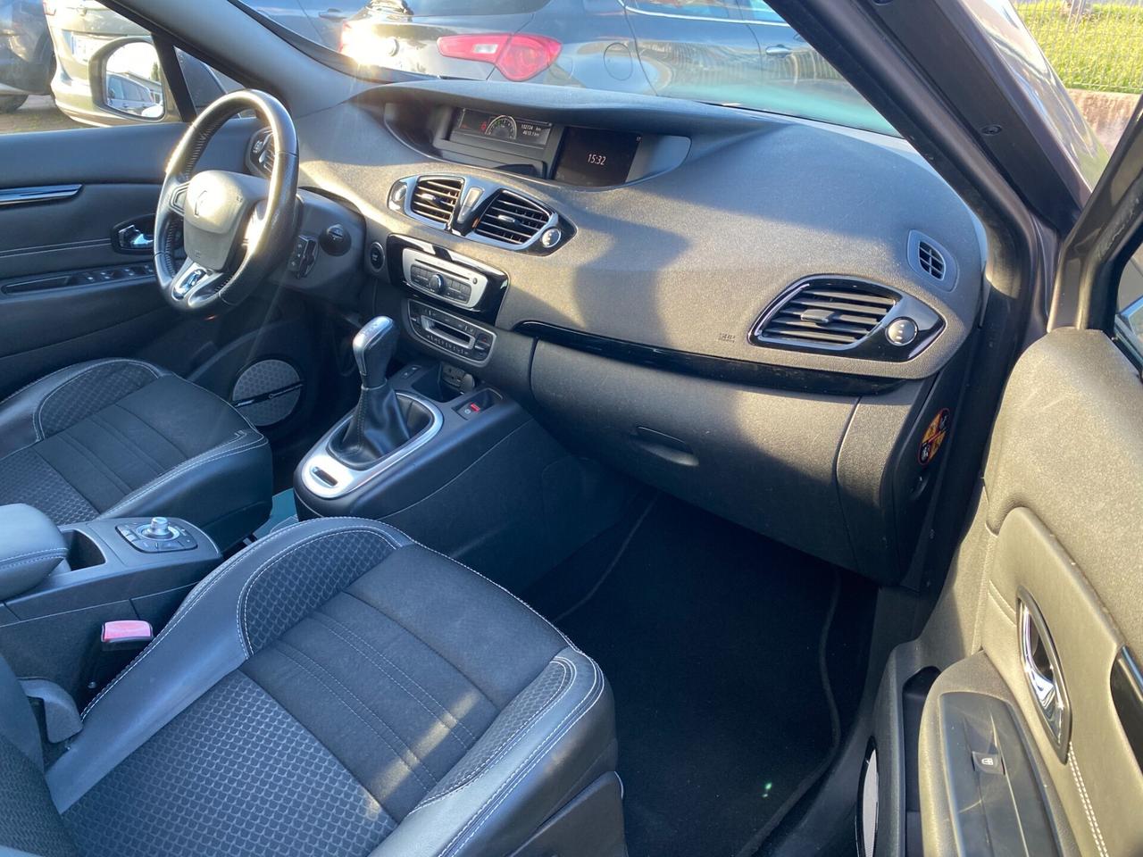 RENAULT - Grand Scénic - dCi 8V 110 CV EDC