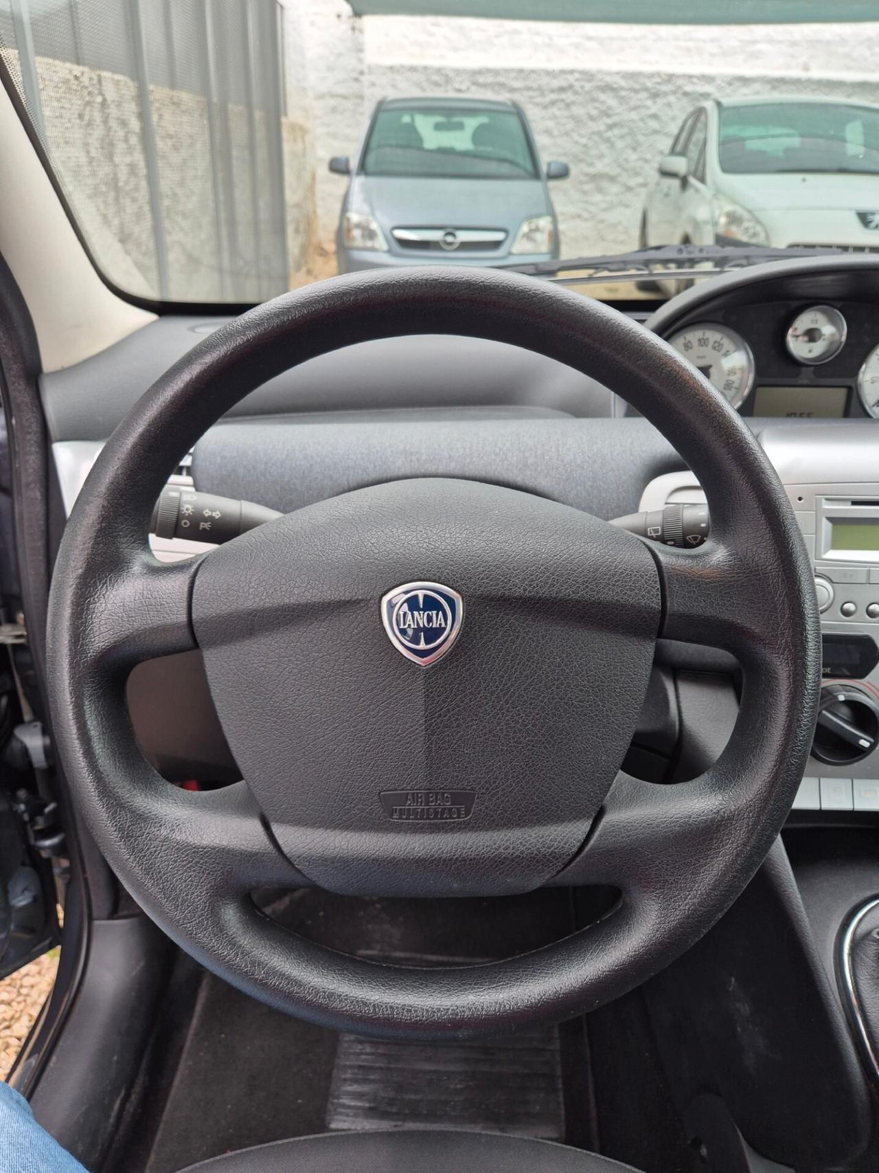 Lancia Ypsilon 1.3 Multijet