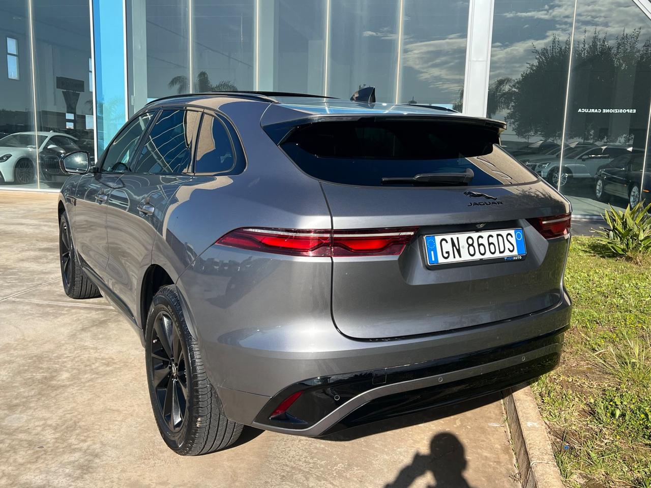 Jaguar F-Pace 2.0 D 204 CV AWD aut. R-Dynamic SE SUPER OFFERTA T-STOCK