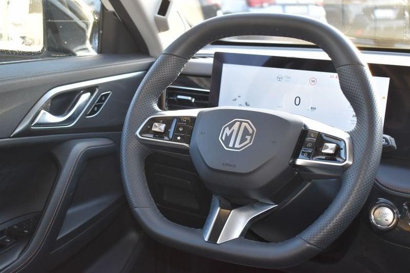 MG HS 1.5 T Luxury AT