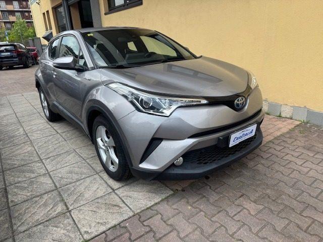 TOYOTA C-HR 1.8 Hybrid E-CVT Business