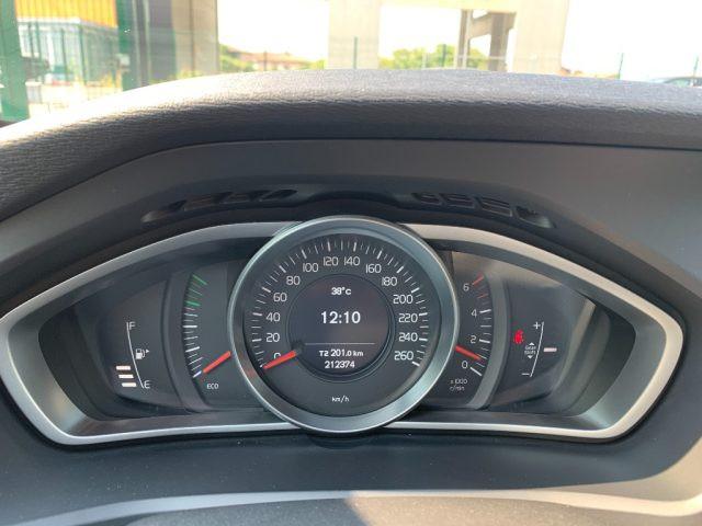 VOLVO V40 Cross Country D2 1.6 Kinetic