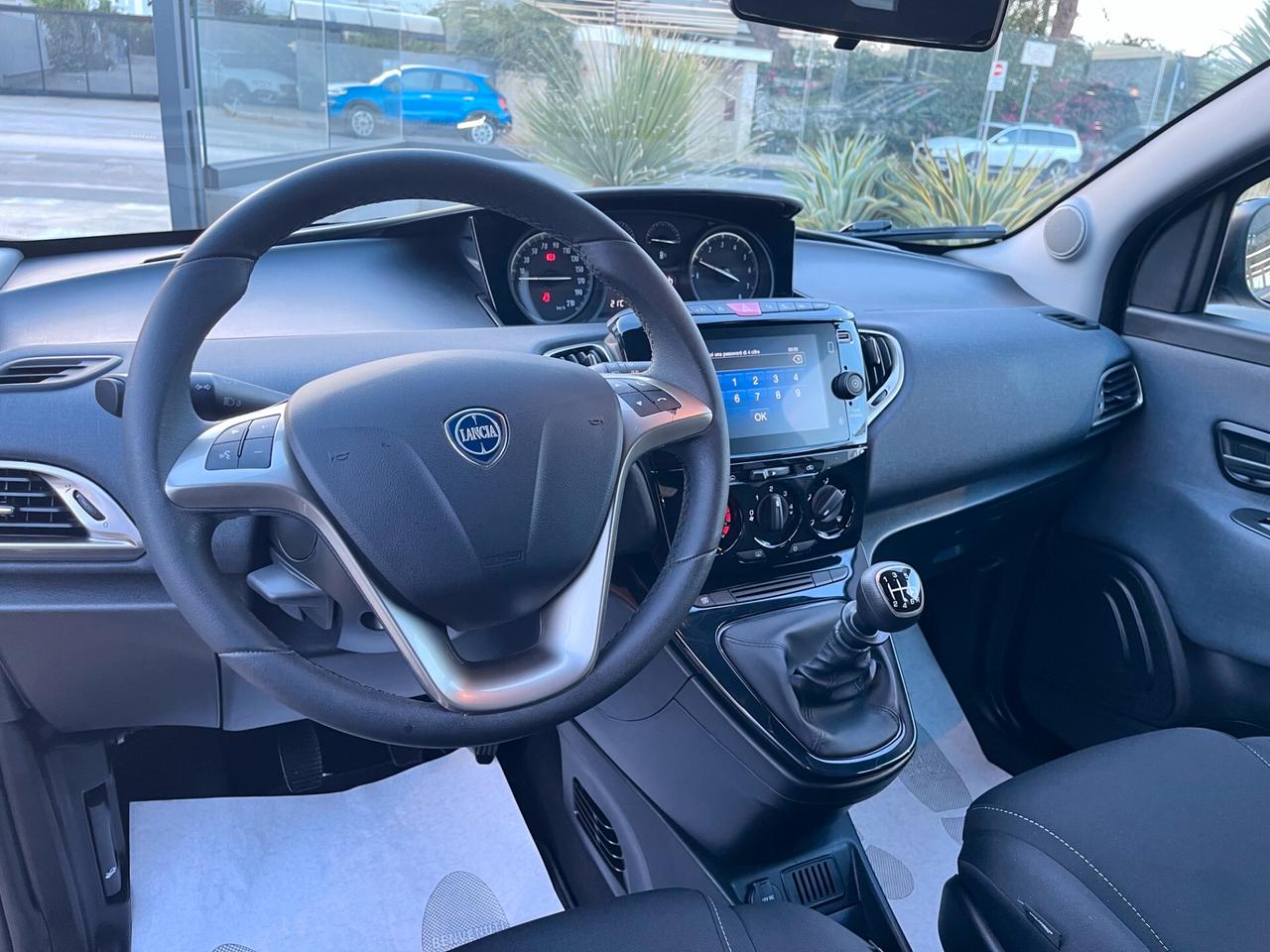Lancia Ypsilon 1.0 FireFly 5 porte S&S Hybrid Gold