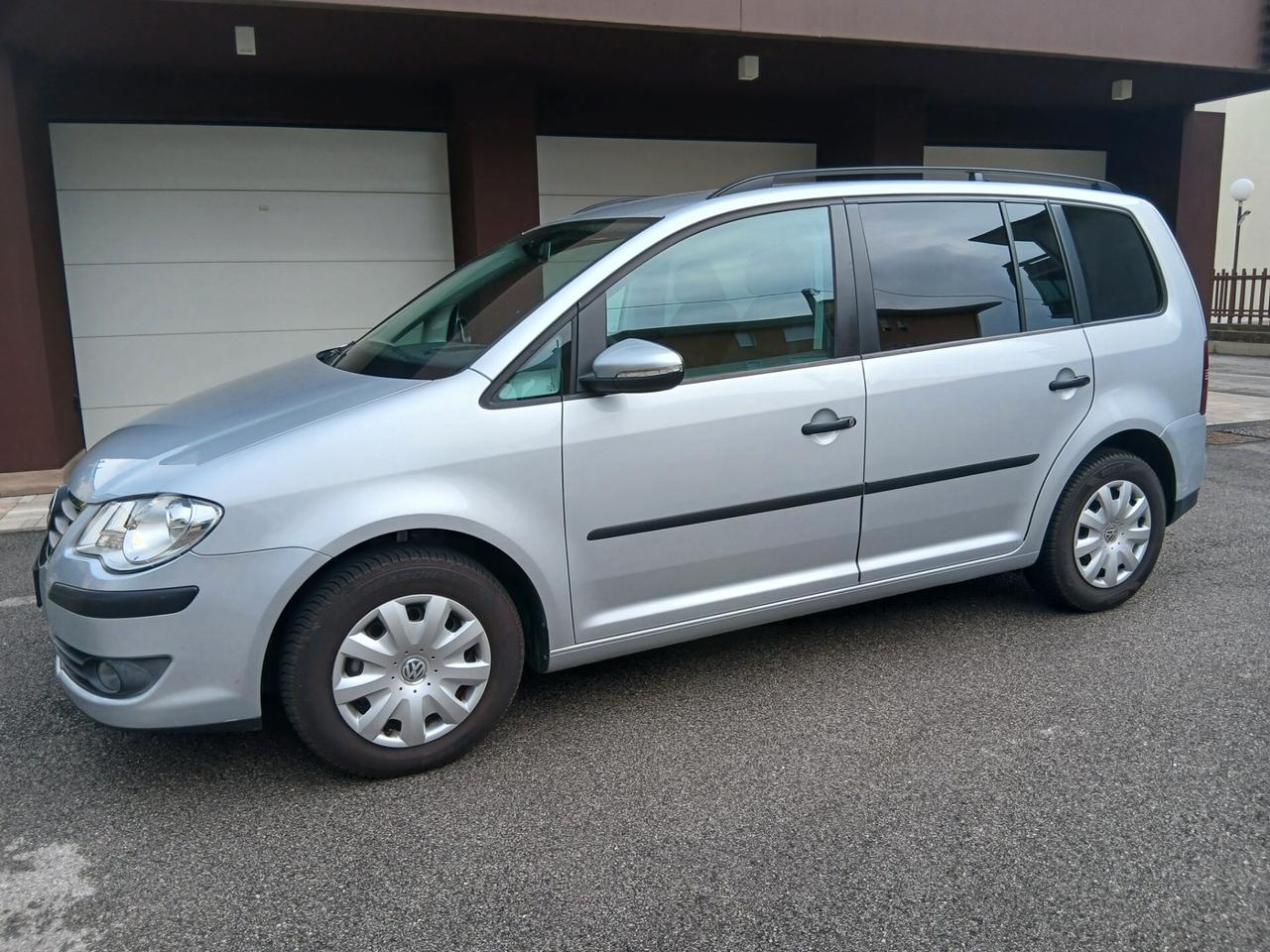 Volkswagen Touran 1.6 Trendline 7 posti unico proprietario