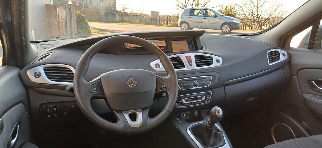 Renault Scénic 1.5 dCi 7 posti Neopatentati