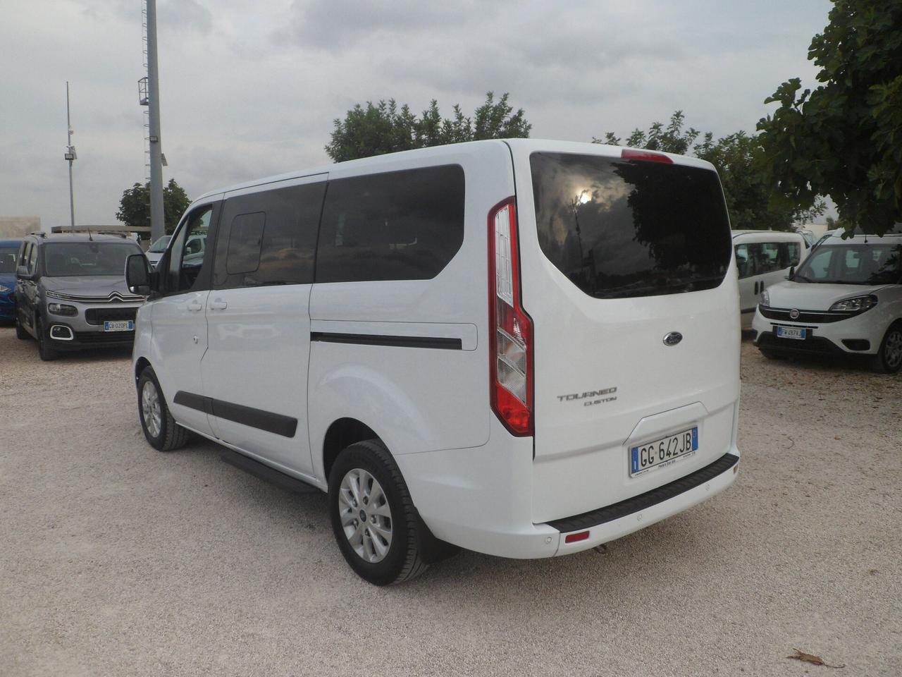 Ford Transit Custom 9 posti