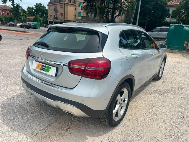 MERCEDES-BENZ GLA 200 d Automatic Sport