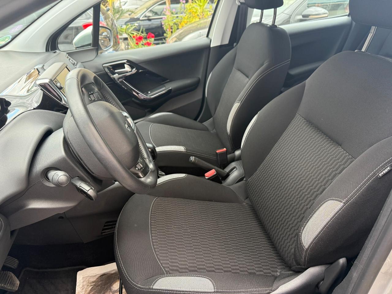 Peugeot 208 PureTech 82 5 porte Allure