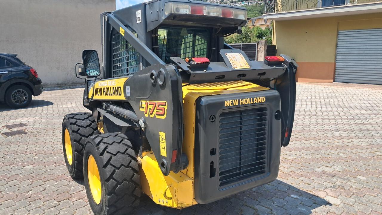 minipala gommata New Holland 175q30