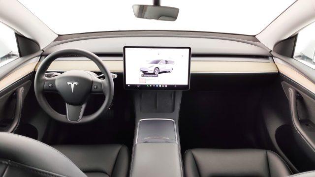 TESLA Model Y RWD