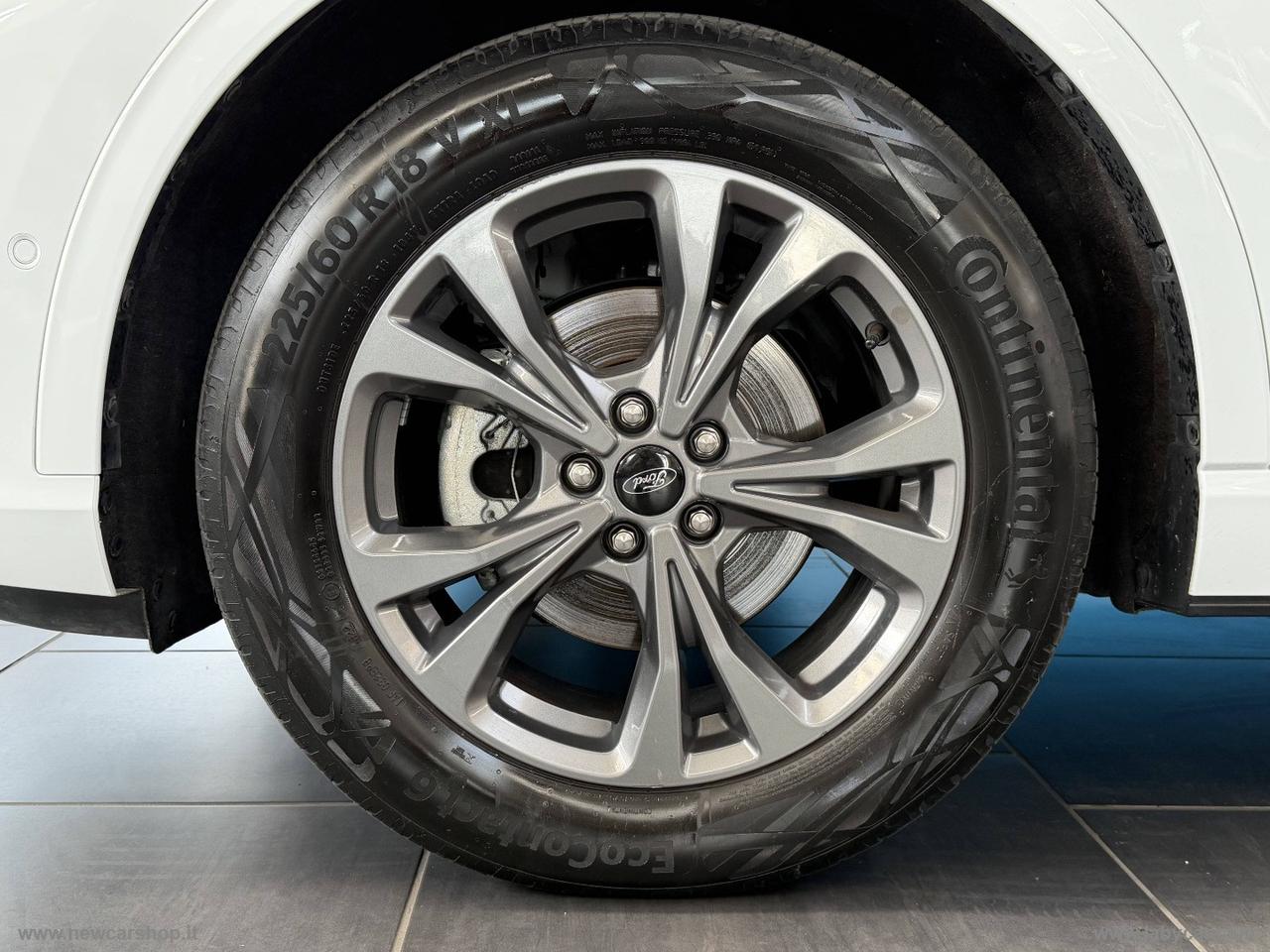 FORD Kuga 2.5 Full Hybrid 190 CVT 2WD ST-Line