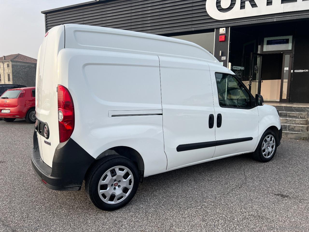 Doblò 1.6 MJT 105 PL-TA Cargo MaxiXL Bus