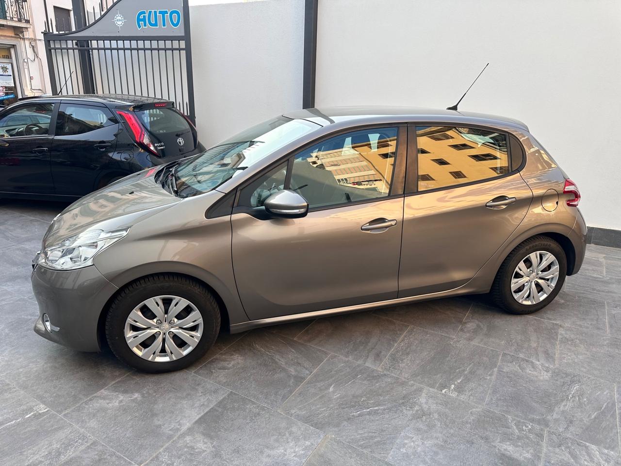 Peugeot 208 1.4 HDi 68 CV 5 porte Active