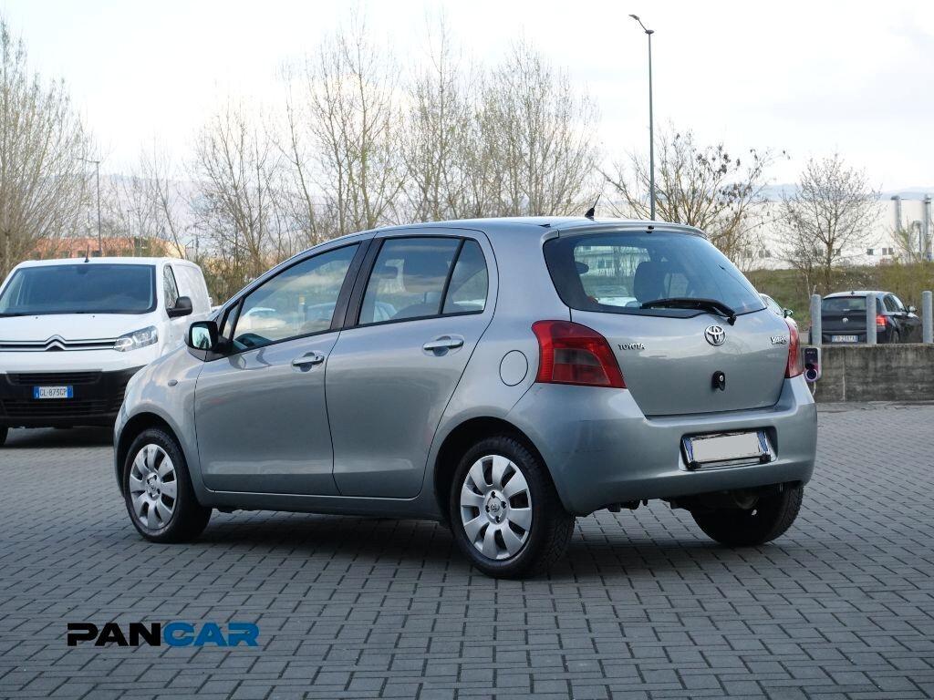 Toyota Yaris 1.0 5 porte Sol