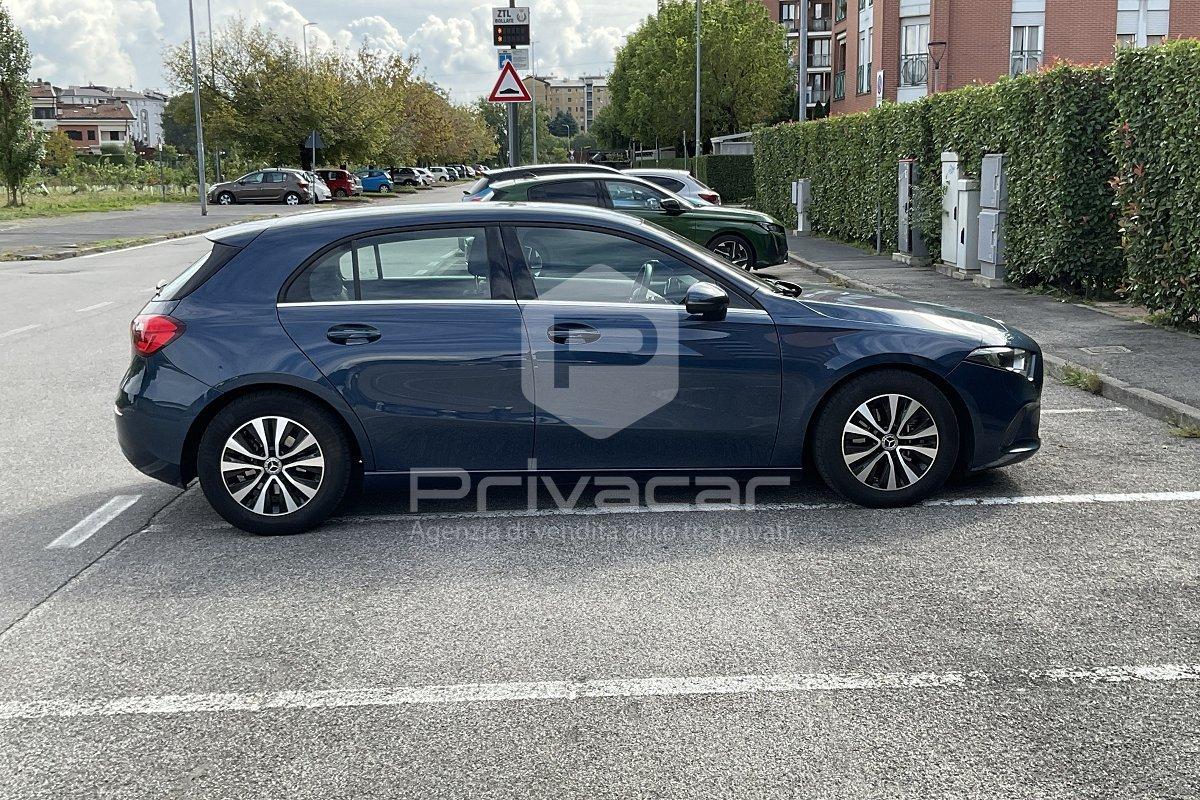 MERCEDES A 180 d Automatic Business