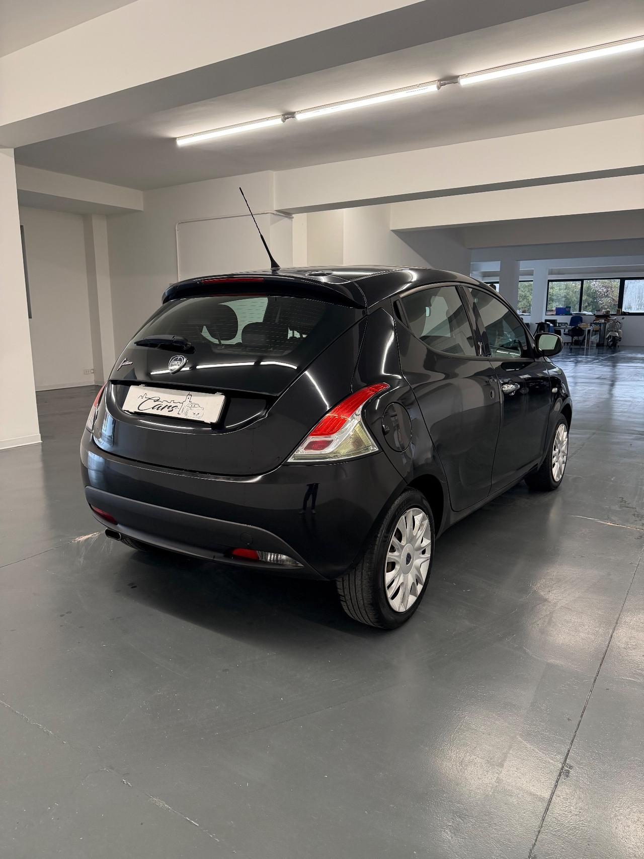 Lancia Ypsilon 1.2 69 CV 5 porte