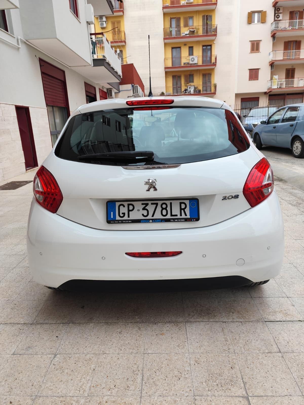 Peugeot 208 1.4 HDi 68 CV 5 porte Allure