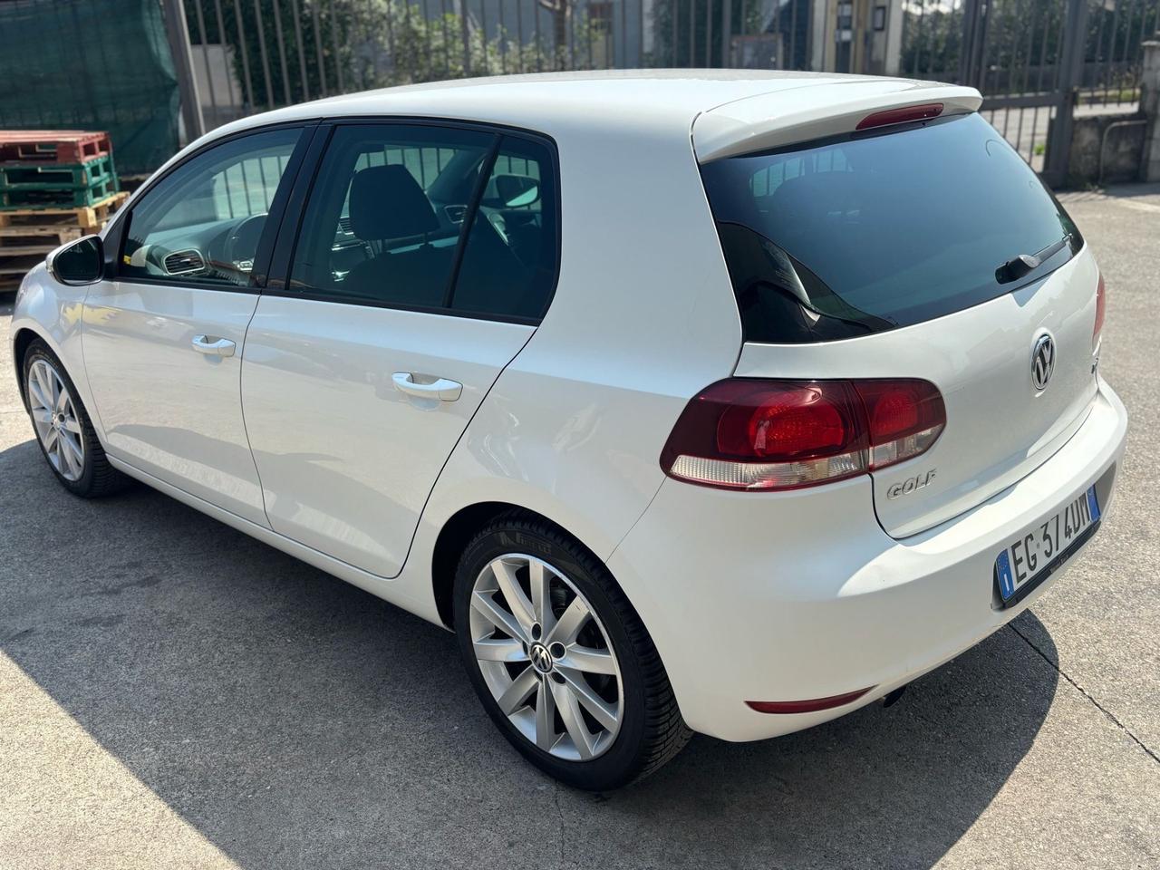 Volkswagen Golf 1.6 TDI DPF DSG 5p. Highline