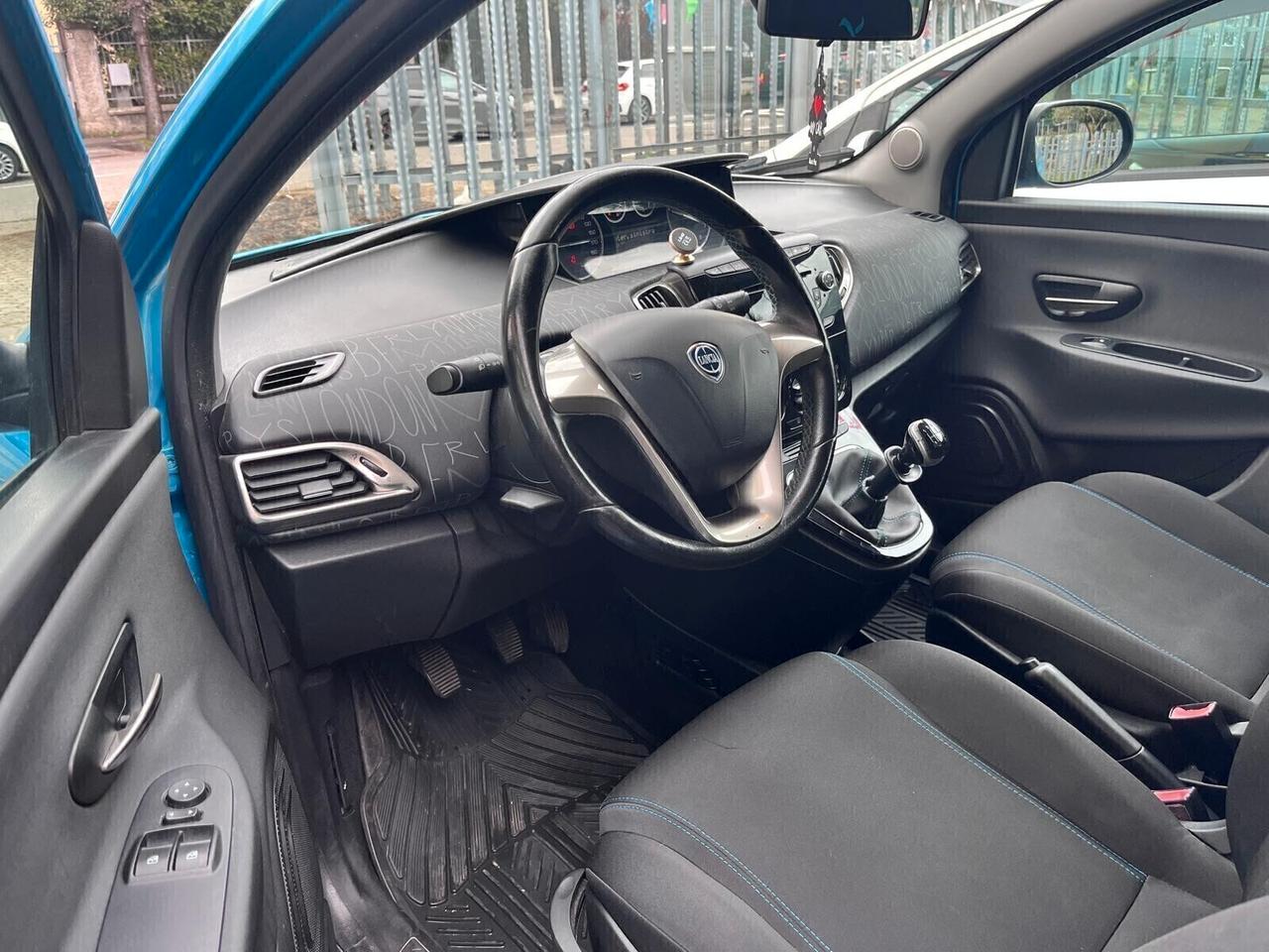 Lancia Ypsilon 0.9 TwinAir 85 CV Elefan/Blu-2013